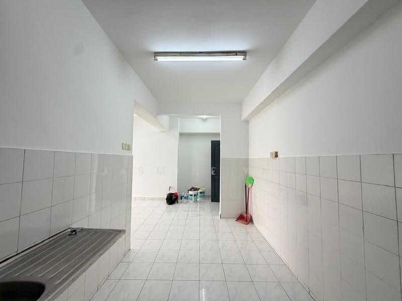 Kondominium untuk Disewa di Kelana Puteri - Jasmine Yap - Kitchen - PropertyGuru.com.my