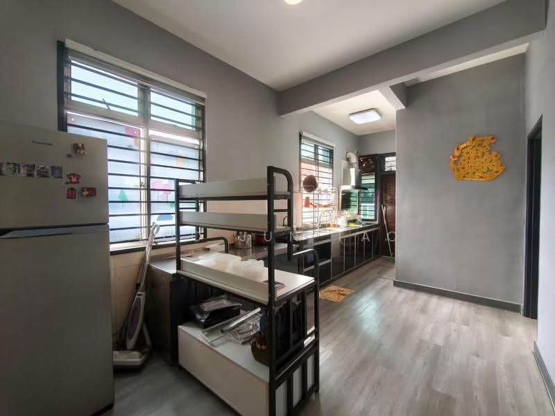1-storey Terraced House for Rent in Taman Mount Austin (Tebrau) - Foo Jun Tao - Kitchen - PropertyGuru.com.my