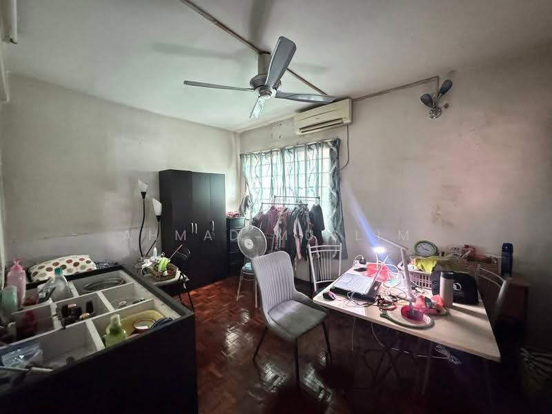 Apartment for Sale at Vista Lavender - Ahmad Muslim - Study - PropertyGuru.com.my