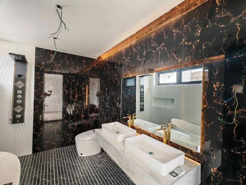 Semi-Detached House for Sale in Penampang (Kota Kinabalu) - Steven Quek - Bathroom - PropertyGuru.com.my