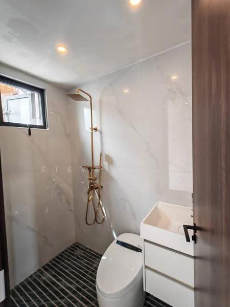 Semi-Detached House for Sale in Penampang (Kota Kinabalu) - Steven Quek - Bathroom - PropertyGuru.com.my