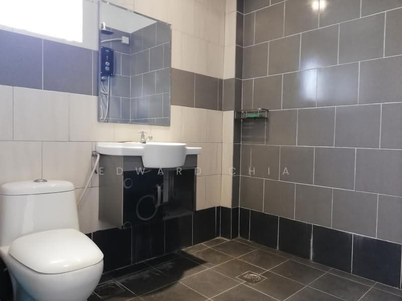 Kondominium untuk Disewa di Subang Ville Aman Luxury Condominiums - Edward Chia - Main Bathroom - PropertyGuru.com.my