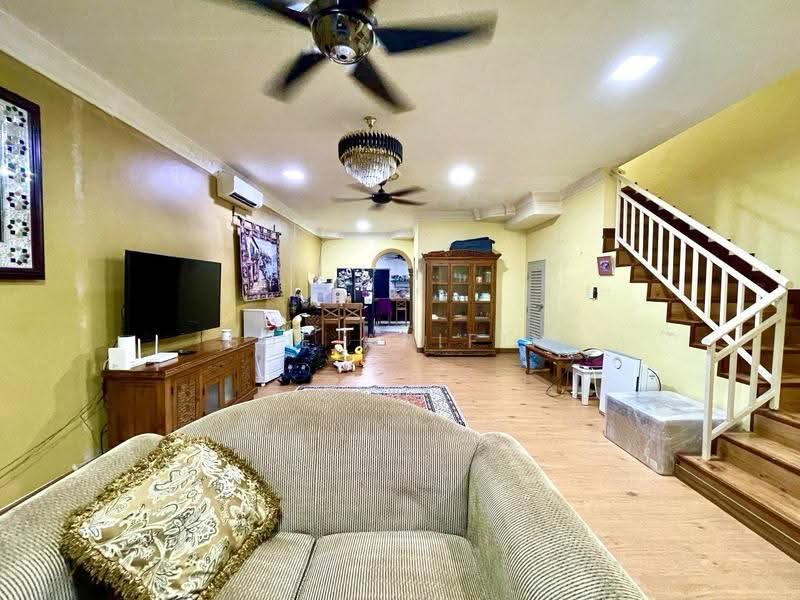 Rumah Teres untuk Dijual di Seremban (Negeri Sembilan) - Sue Arifin - Living Room - PropertyGuru.com.my