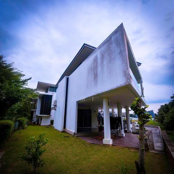 Bungalow House for Sale in Ayer Keroh (Melaka) - Mimi . - Exterior - PropertyGuru.com.my