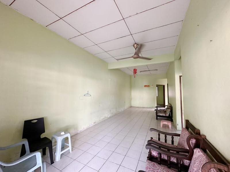 1-storey Terraced House for Sale in Melaka City (Melaka) - CHIN FN - Living Room - PropertyGuru.com.my
