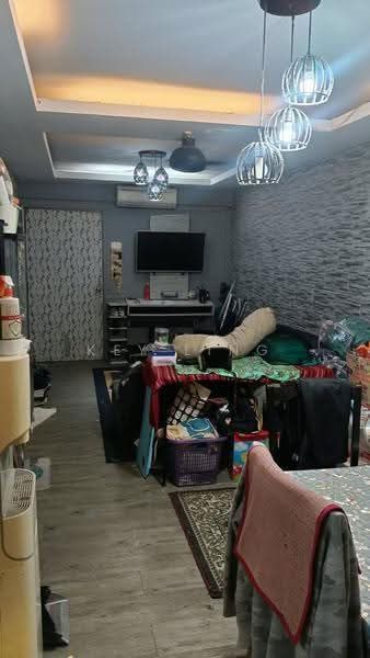 Rumah Flat untuk Dijual di Pelangi Ara - Key Ling - Living Room - PropertyGuru.com.my