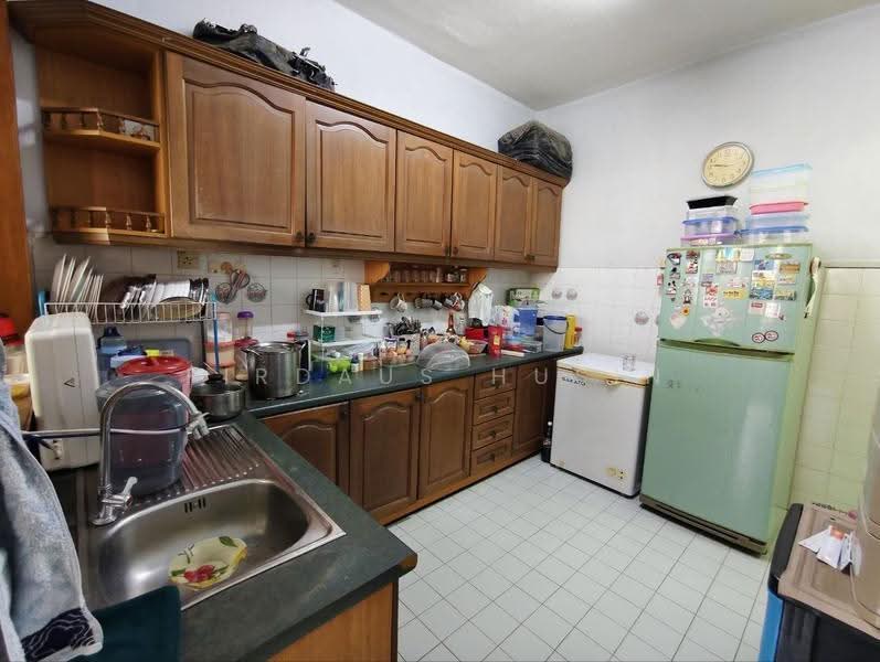 2-storey Terraced House for Sale in Bandar Kinrara Seksyen 1 (Bandar Kinrara) - Firdaus Husin - Kitchen - PropertyGuru.com.my