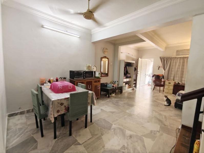 2-storey Terraced House for Sale in Bandar Kinrara Seksyen 1 (Bandar Kinrara) - Firdaus Husin - Dining Room - PropertyGuru.com.my
