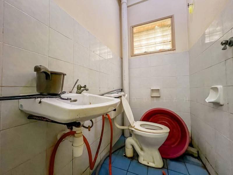 Terraced House for Sale in Bandar Mahkota Banting (Tanjong Duabelas) - Luqman Abdullah - Bathroom - PropertyGuru.com.my