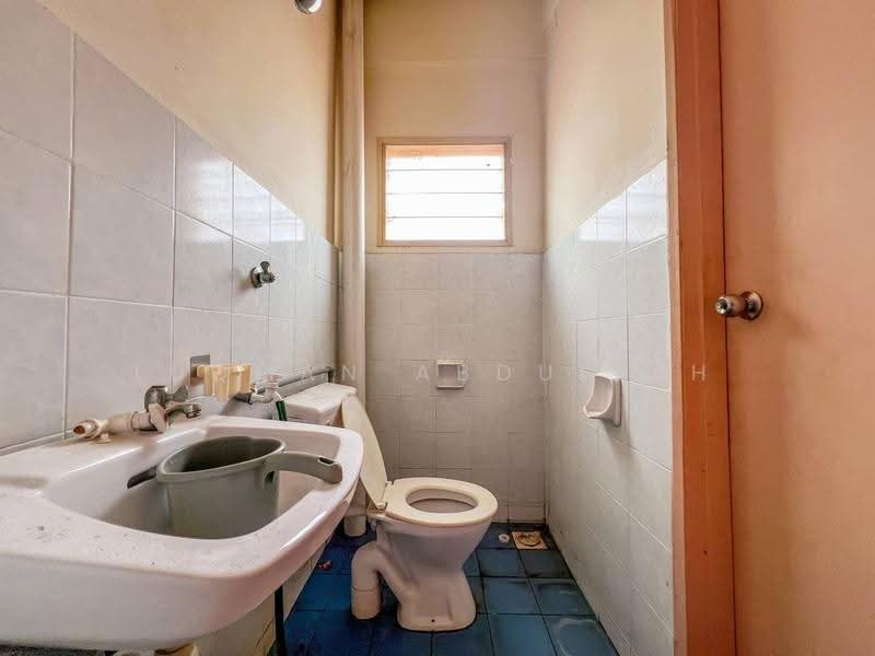 Terraced House for Sale in Bandar Mahkota Banting (Tanjong Duabelas) - Luqman Abdullah - Bathroom - PropertyGuru.com.my