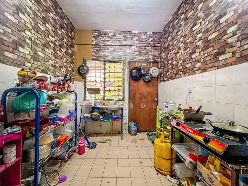 Terraced House for Sale in Bandar Mahkota Banting (Tanjong Duabelas) - Luqman Abdullah - Kitchen - PropertyGuru.com.my