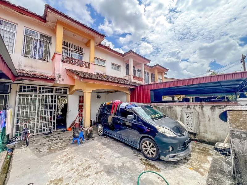 Terraced House for Sale in Bandar Mahkota Banting (Tanjong Duabelas) - Luqman Abdullah - Exterior - PropertyGuru.com.my