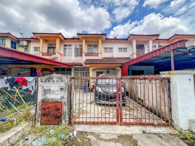 Terraced House for Sale in Bandar Mahkota Banting (Tanjong Duabelas) - Luqman Abdullah - Exterior - PropertyGuru.com.my