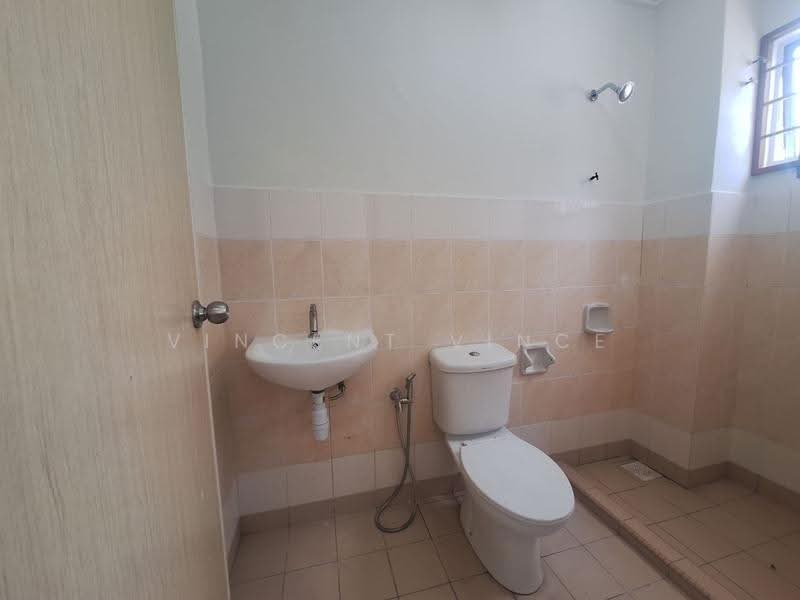 Rumah Teres 2-Tingkat untuk Disewa di Seri Kembangan (Selangor) - Vincent Vince - Bathroom - PropertyGuru.com.my