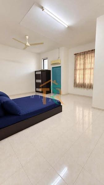 2-storey Terraced House for Sale in Taman Warisan (Muar) - Micole Tan - Bedroom - PropertyGuru.com.my