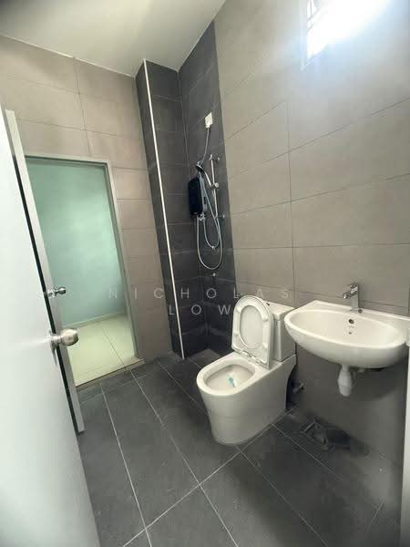 2-storey Terraced House for Rent in Kota Masai (Pasir Gudang) - Nicholas Low - Bathroom - PropertyGuru.com.my