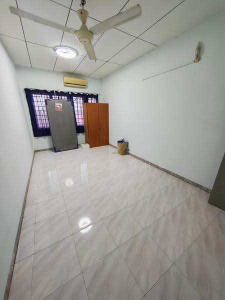 Rumah Teres 2-Tingkat untuk Dijual di Taman Paya Emas (Paya Rumput) - Gigi Wong - Bedroom - PropertyGuru.com.my