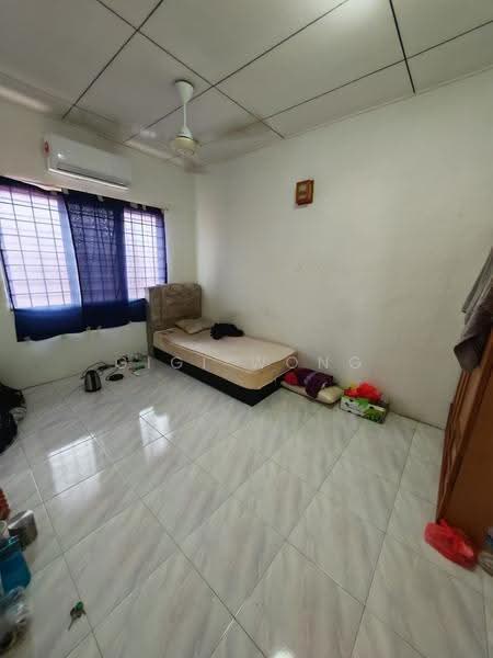 Rumah Teres 2-Tingkat untuk Dijual di Taman Paya Emas (Paya Rumput) - Gigi Wong - Bedroom - PropertyGuru.com.my