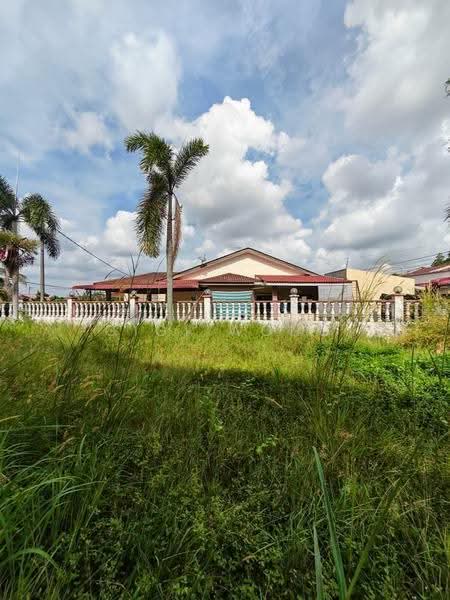 Rumah Teres 2-Tingkat untuk Dijual di Taman Paya Emas (Paya Rumput) - Gigi Wong - Exterior - PropertyGuru.com.my