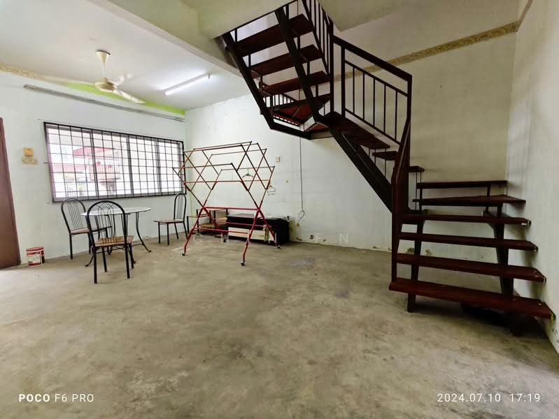 2-storey Terraced House for Sale in Melaka City (Melaka) - CHIN FN - Living Room - PropertyGuru.com.my