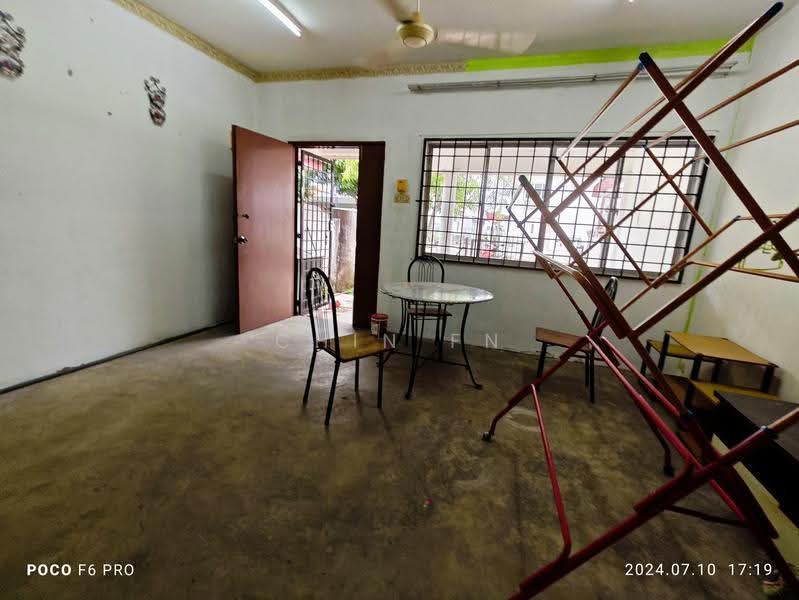 2-storey Terraced House for Sale in Melaka City (Melaka) - CHIN FN - Living Room - PropertyGuru.com.my