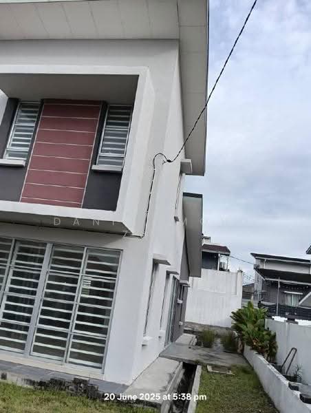 Cluster House for Sale in Shah Alam (Selangor) - Danial Mohd Zaki - Exterior - PropertyGuru.com.my