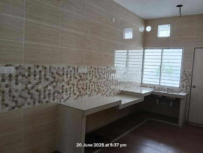 Cluster House for Sale in Shah Alam (Selangor) - Danial Mohd Zaki - Kitchen - PropertyGuru.com.my