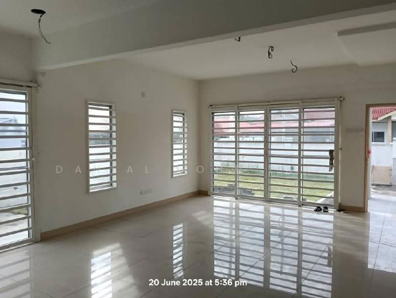 Cluster House for Sale in Shah Alam (Selangor) - Danial Mohd Zaki - Living Room - PropertyGuru.com.my
