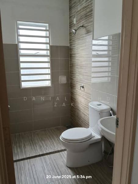 Cluster House for Sale in Shah Alam (Selangor) - Danial Mohd Zaki - Bathroom - PropertyGuru.com.my