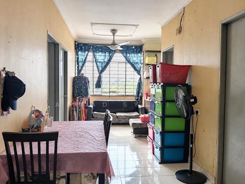 Apartment for Sale at University Apartment Phase 1 - AHMAD SYAFIQ - Living Room - PropertyGuru.com.my