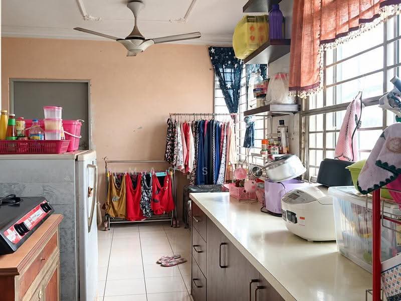 Apartment for Sale at University Apartment Phase 1 - AHMAD SYAFIQ - Kitchen - PropertyGuru.com.my