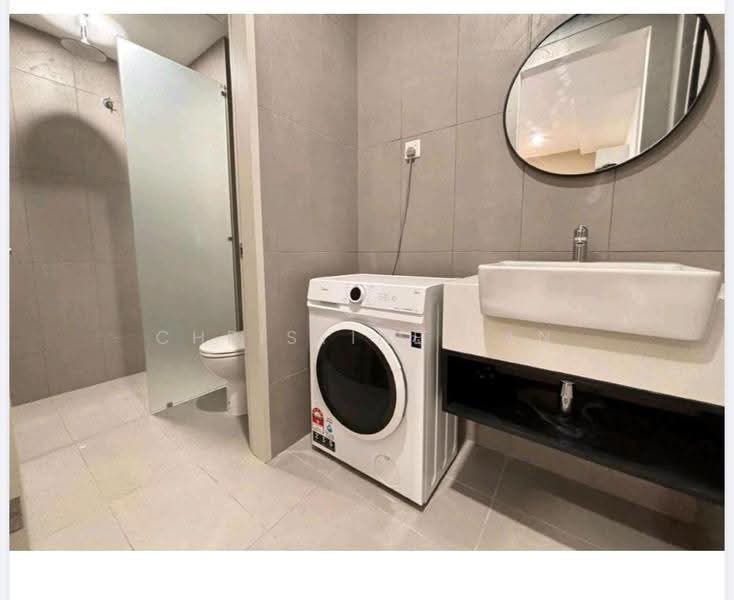 Kediaman Servis untuk Dijual di YOLO Signature Suites - Christine Tan - Bathroom - PropertyGuru.com.my