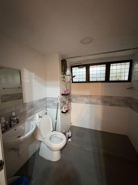 Kondominium untuk Disewa di Antah Tower - Fadzilah Rosli - Bathroom - PropertyGuru.com.my