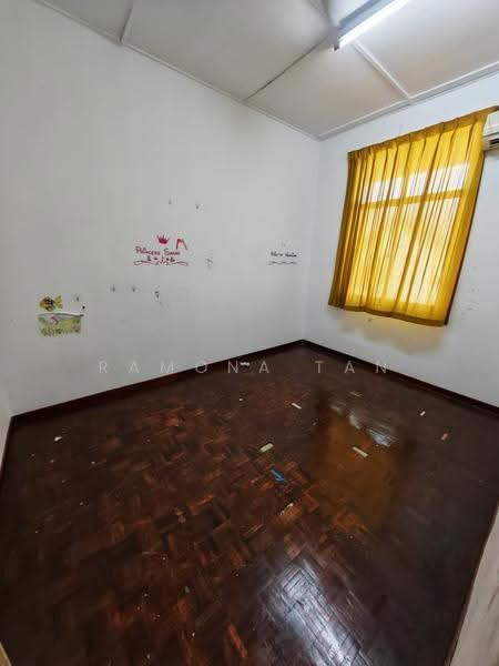 Rumah Teres 2-Tingkat untuk Dijual di Taman Pantai Emas (Klebang) - Ramona Tan - PropertyGuru.com.my