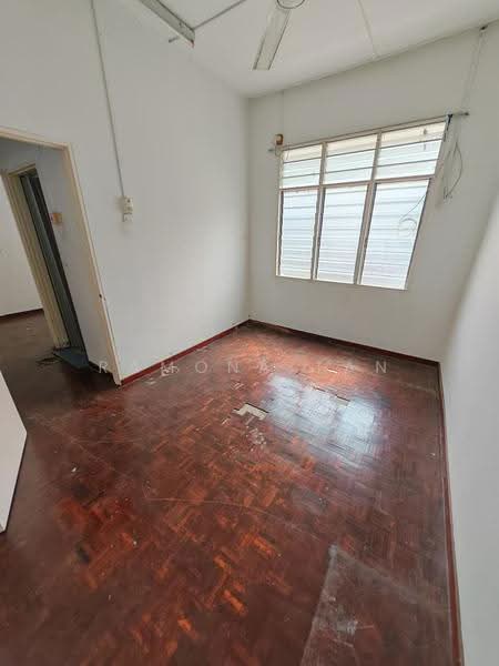 Rumah Teres 2-Tingkat untuk Dijual di Taman Pantai Emas (Klebang) - Ramona Tan - PropertyGuru.com.my