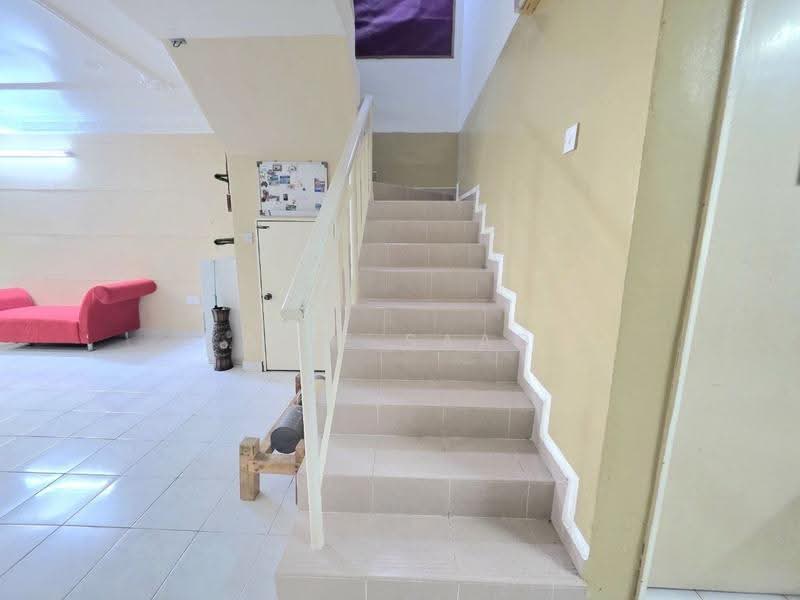 Rumah Teres untuk Dijual di Taman Bayu Perdana (Klang) - Alif Saad - Living Room - PropertyGuru.com.my