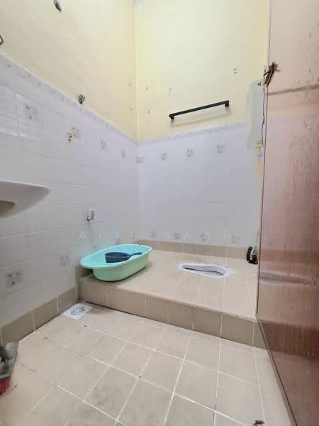 Rumah Teres untuk Dijual di Taman Bayu Perdana (Klang) - Alif Saad - Bathroom - PropertyGuru.com.my
