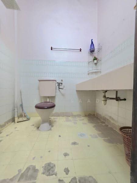 Rumah Teres untuk Dijual di Taman Bayu Perdana (Klang) - Alif Saad - Bathroom - PropertyGuru.com.my