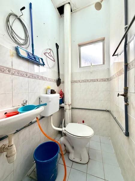 Pangsapuri untuk Dijual di Pangsapuri Wira - DILLA YUSOFF - Bathroom - PropertyGuru.com.my