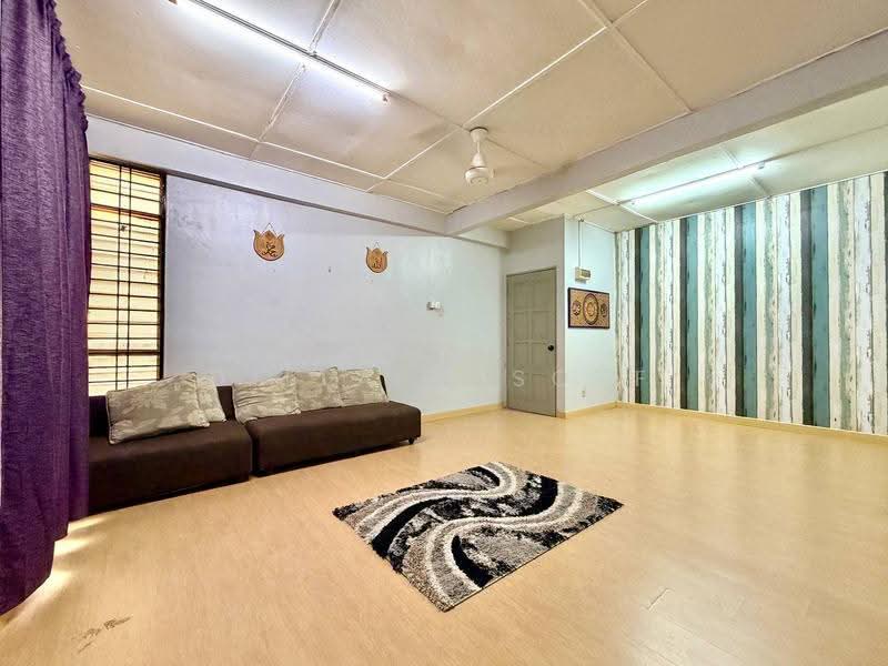 Pangsapuri untuk Dijual di Pangsapuri Wira - DILLA YUSOFF - Living Room - PropertyGuru.com.my