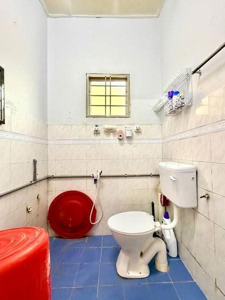 Pangsapuri untuk Dijual di Pangsapuri Wira - DILLA YUSOFF - Bathroom - PropertyGuru.com.my