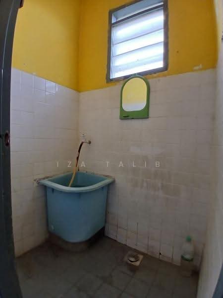 1-storey Terraced House for Sale in Batu Gajah (Perak) - Iza Talib - Bathroom - PropertyGuru.com.my