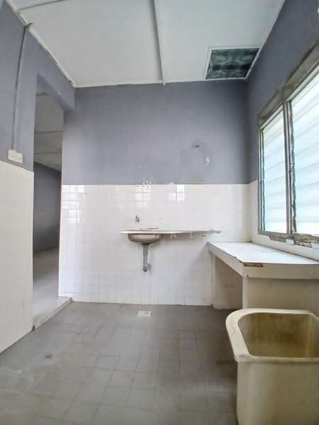 1-storey Terraced House for Sale in Batu Gajah (Perak) - Iza Talib - Kitchen - PropertyGuru.com.my