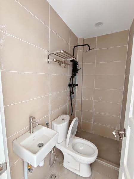 Semi-Detached House for Sale in Kota Kinabalu (Sabah) - Alison Vun - Bathroom - PropertyGuru.com.my