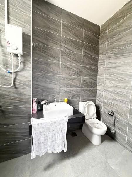 2-storey Terraced House for Sale in Johor Bahru (Johor) - Pei Yee - Bathroom - PropertyGuru.com.my