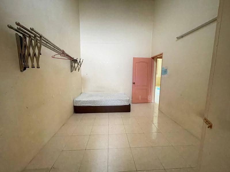 2-storey Terraced House for Sale in Simpang (Perak) - Iza Talib - Bedroom - PropertyGuru.com.my