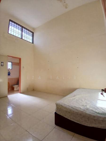 2-storey Terraced House for Sale in Simpang (Perak) - Iza Talib - Bedroom - PropertyGuru.com.my