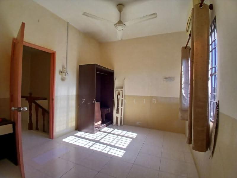 2-storey Terraced House for Sale in Simpang (Perak) - Iza Talib - Interior - PropertyGuru.com.my