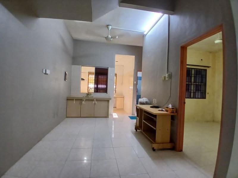 2-storey Terraced House for Sale in Simpang (Perak) - Iza Talib - Kitchen - PropertyGuru.com.my