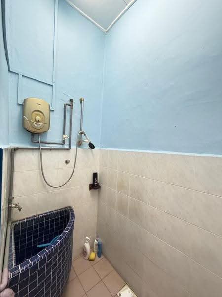 1-storey Terraced House for Rent in Senai (Johor) - Hong Charng Lee - Bathroom - PropertyGuru.com.my